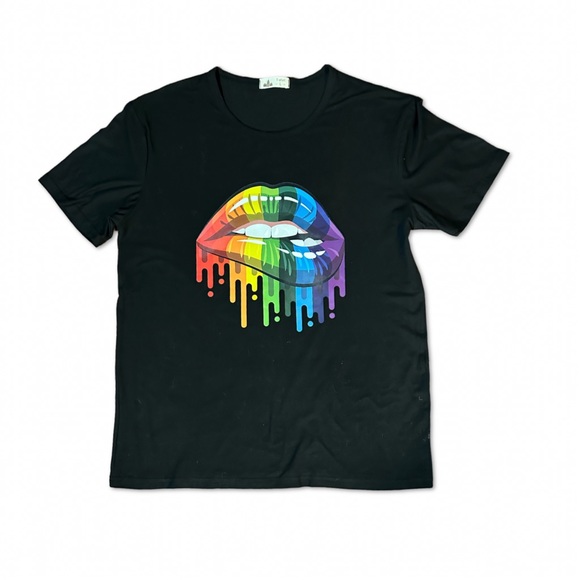 NWOT Colorful Drip Paint Lip T Shirt size Large - Picture 1 of 3